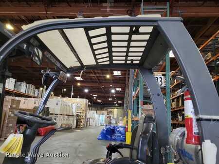 Propane Forklifts 2016  Crown C51050-40 (26)