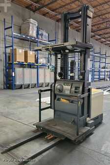 Vertical order pickers 2016  Crown SP4050-30 (1)