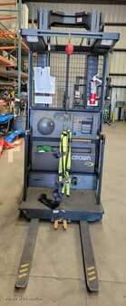 Vertical order pickers 2016  Crown SP3520-30 (2)