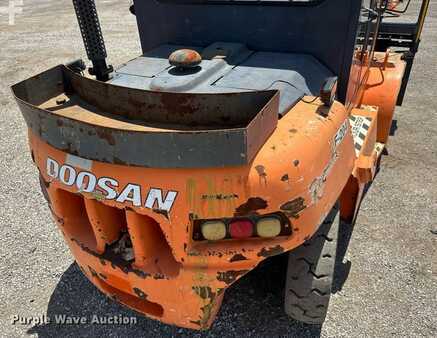 Diesel Forklifts 2010  Doosan D70S-5 (18)