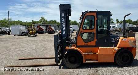 Diesel Forklifts 2010  Doosan D70S-5 (8)