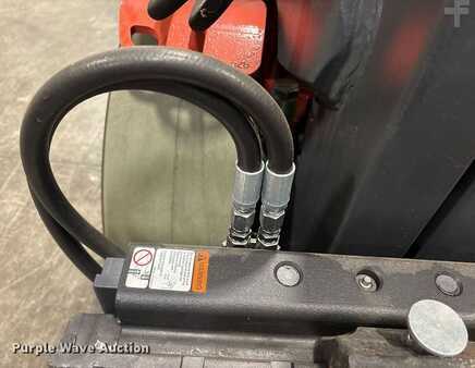Propane Forklifts 2023  Linde HT27CT (10)