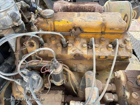 LPG VZV - CAT Lift Trucks forklift (25)