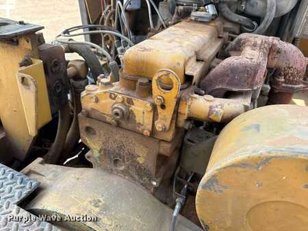 LPG VZV - CAT Lift Trucks forklift (28)