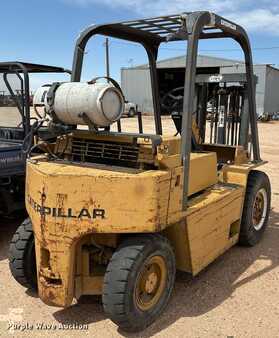 LPG VZV - CAT Lift Trucks forklift (5)