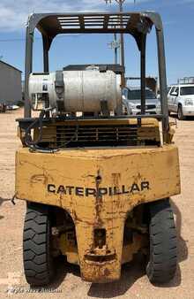 LPG VZV - CAT Lift Trucks forklift (6)
