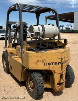 LPG VZV - CAT Lift Trucks forklift (7)