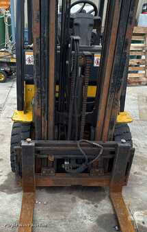 Propane Forklifts 2008  Yale Veritor (14)