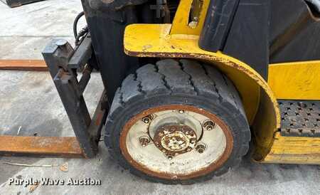 Propane Forklifts 2008  Yale Veritor (33)