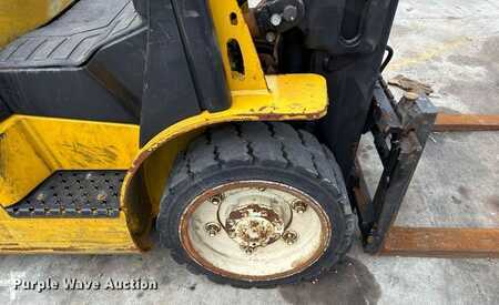 Propane Forklifts 2008  Yale Veritor (35)