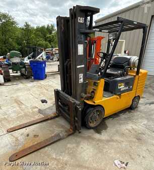 Propane Forklifts - CAT Lift Trucks 60 (1)