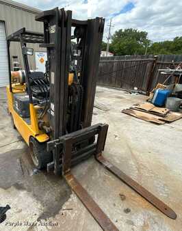 Propane Forklifts - CAT Lift Trucks 60 (2)
