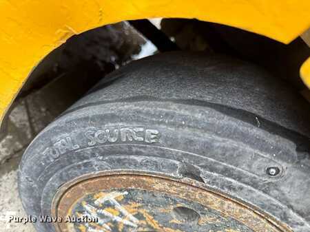 Propane Forklifts - CAT Lift Trucks 60 (38)