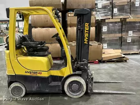 Chariots élévateurs GPL - Hyster S40FT (4)