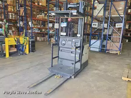 Order Picker 2017  Crown SP3520-30 (1)