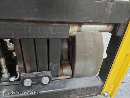 4 Wheels 2023  Hyster E35HSD3-18 (23)