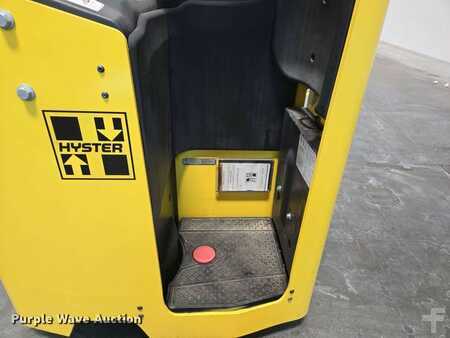 4 Wheels 2023  Hyster E35HSD3-18 (25)