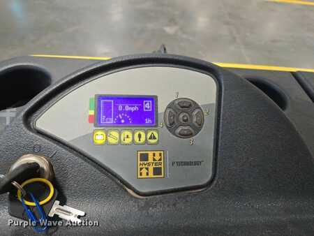 4 Wheels 2023  Hyster E35HSD3-18 (30)