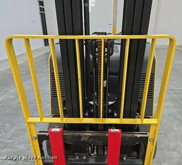 4 Wheels 2023  Hyster E35HSD3-18 (19)