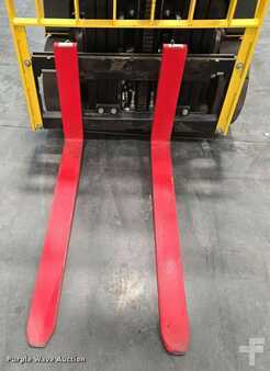 4 Wheels 2023  Hyster E35HSD3-18 (20)