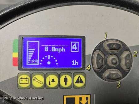 4 Wheels 2023  Hyster E35HSD3-18 (30)