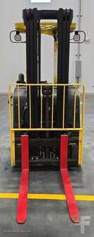 4 Wheels 2023  Hyster E35HSD3-18 (2)