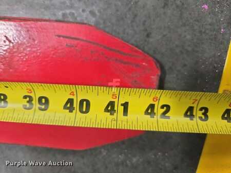 4 Wheels 2023  Hyster E35HSD3-18 (18)