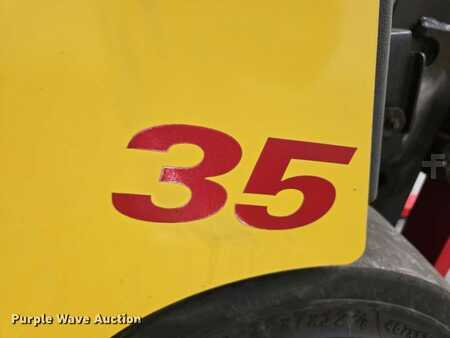 4 Wheels 2023  Hyster E35HSD3-18 (22)