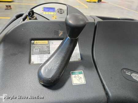 4 Wheels 2023  Hyster E35HSD3-18 (28)