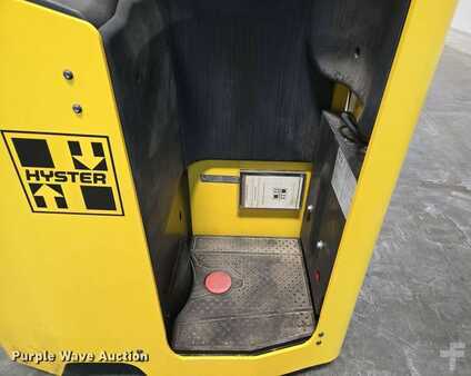 4 Wheels 2023  Hyster E35HSD3-18 (23)