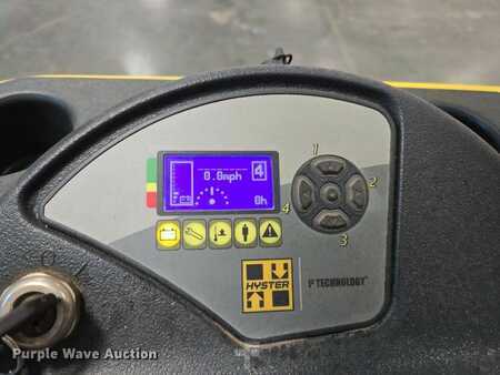 4 Wheels 2023  Hyster E35HSD3-18 (28)