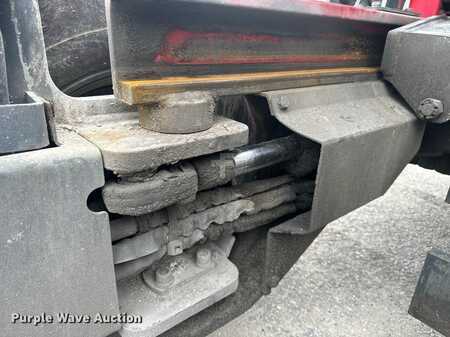 Diesel Forklifts 2016  Moffett M8 (16)
