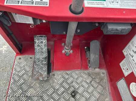 Diesel Forklifts 2016  Moffett M8 (33)