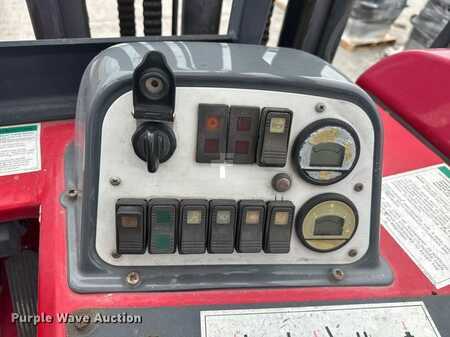 Diesel Forklifts 2016  Moffett M8 (36)