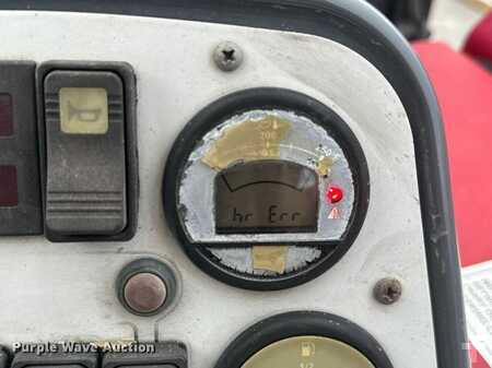 Diesel Forklifts 2016  Moffett M8 (37)