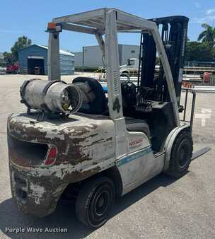 Propane Forklifts 2015  Nissan PF70 (5)