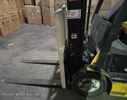 4 Wheels 2017  Yale ERC050VG (11)