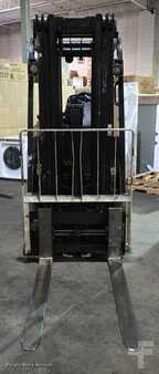4 Wheels 2017  Yale ERC050VG (2)