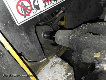 4 Wheels 2017  Yale ERC050VG (28)