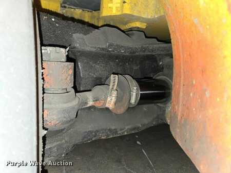 4 Wheels 2017  Yale ERC050VG (34)