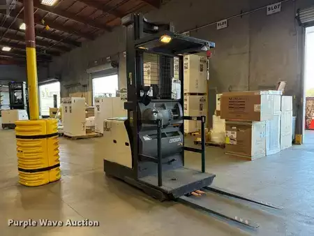 Order Picker 2016  Crown SP3520-30 (3)