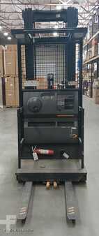 Order Picker 2017  Crown SP3520-30 (2)