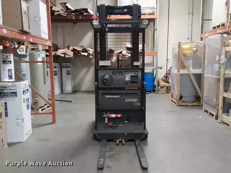 Order Picker 2016  Crown SP3520-30 (2)