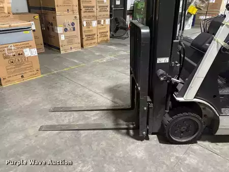 Chariots élévateurs GPL 2016  Unicarriers CFS40 (13)