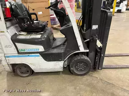Chariots élévateurs GPL 2016  Unicarriers CFS40 (31)