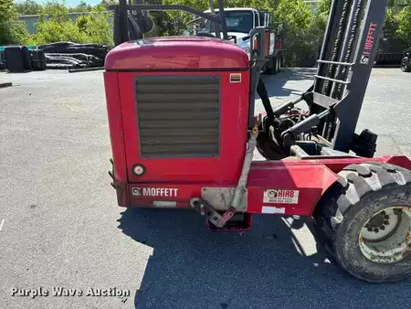 Montacargas diésel 2016  Moffett M85502 (36)