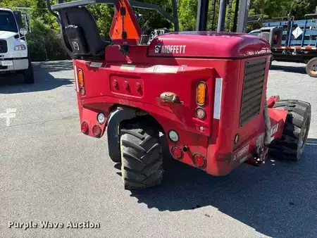 Montacargas diésel 2016  Moffett M85502 (38)