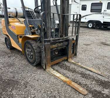 Propane Forklifts - TCM FC30T7L (17)