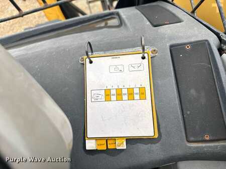 Telescopic forklift rigid 2005  CAT Lift Trucks TH580B (40)