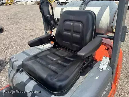 Diesel Forklifts 2002  Toyota 7FGCU18 (25)